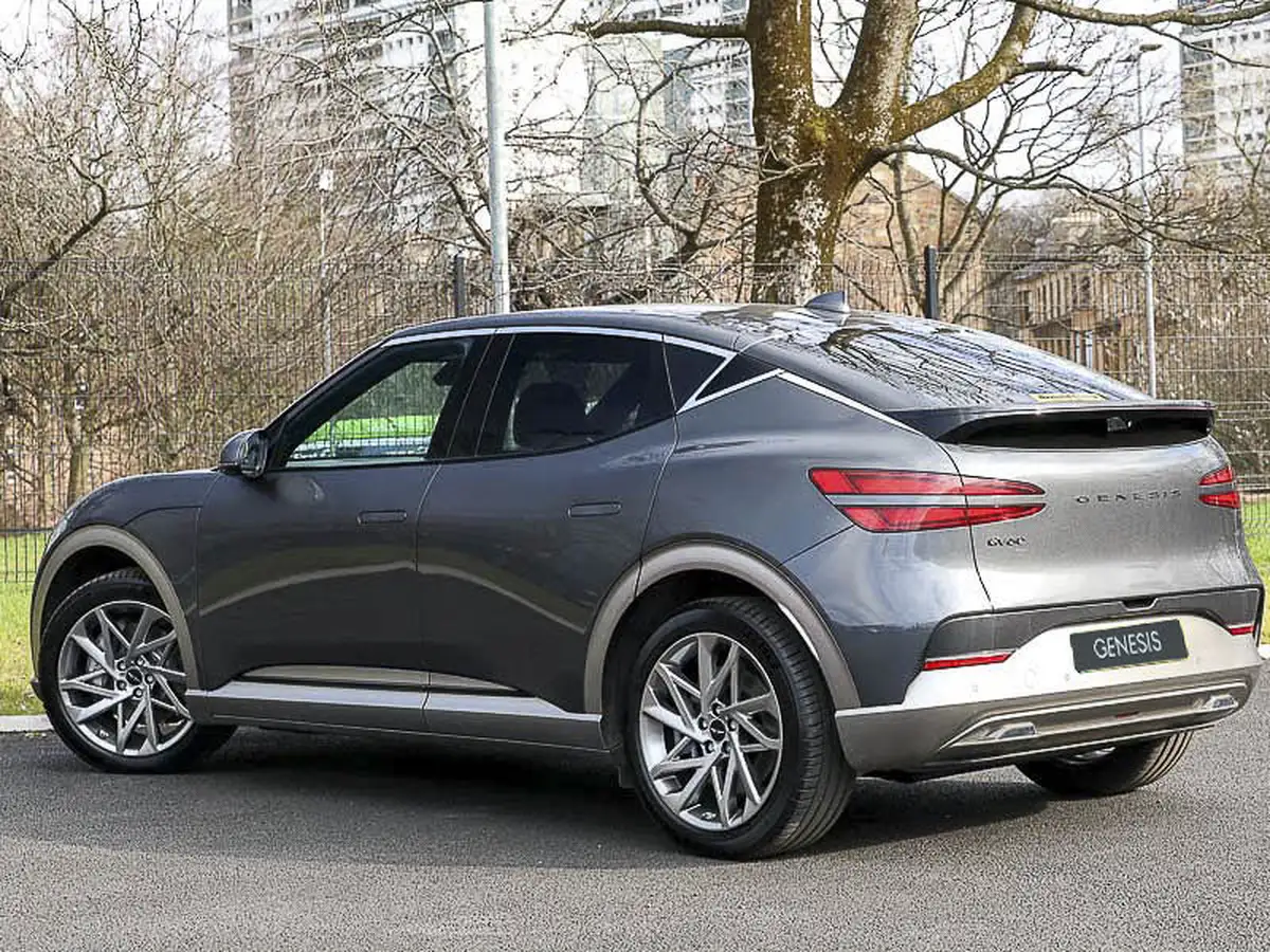 2022-genesis-gv60-e-sport-big-17