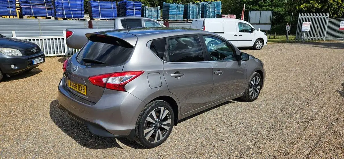 2016-nissan-pulsar-big-5