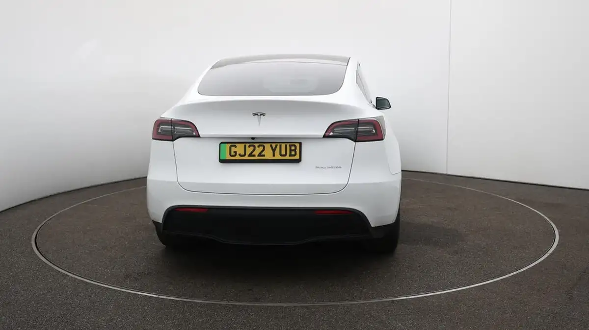 2022-tesla-model-y-e-long-range-big-56