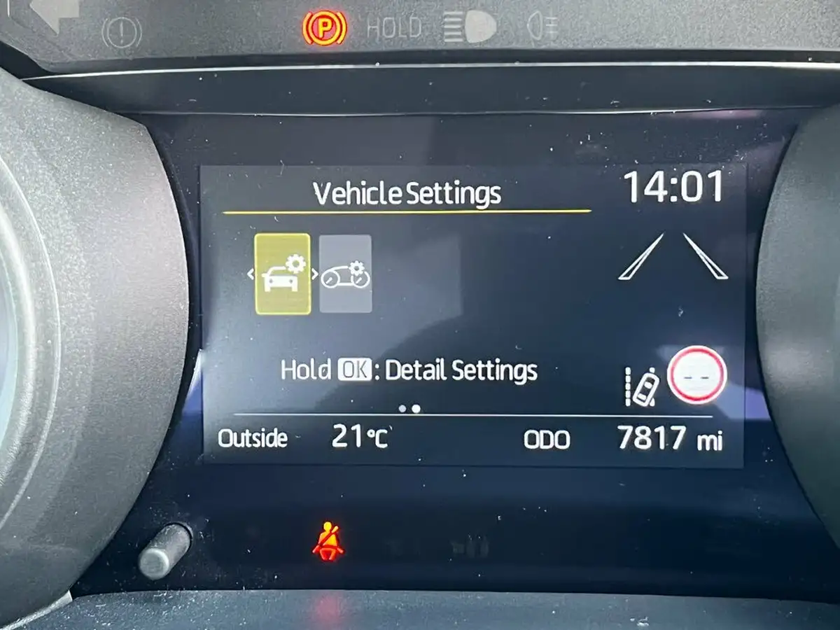 2022-toyota-yaris-cross-15-vvt-i-icon-big-26