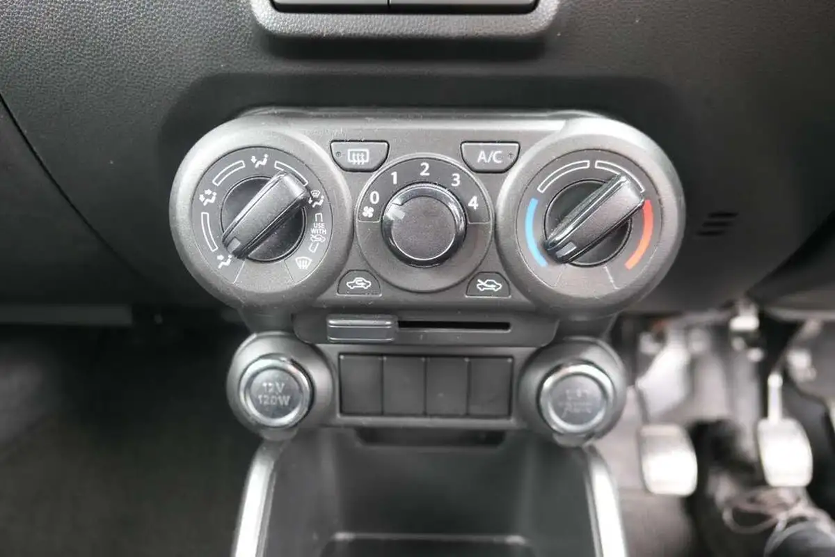 2022-suzuki-ignis-12-dualjet-sz3-big-10
