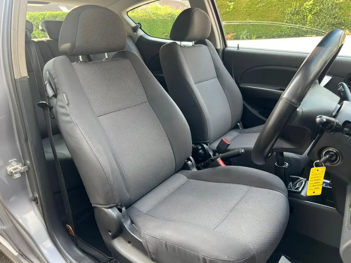 2011-chevrolet-aveo-12-s-3d-big-10