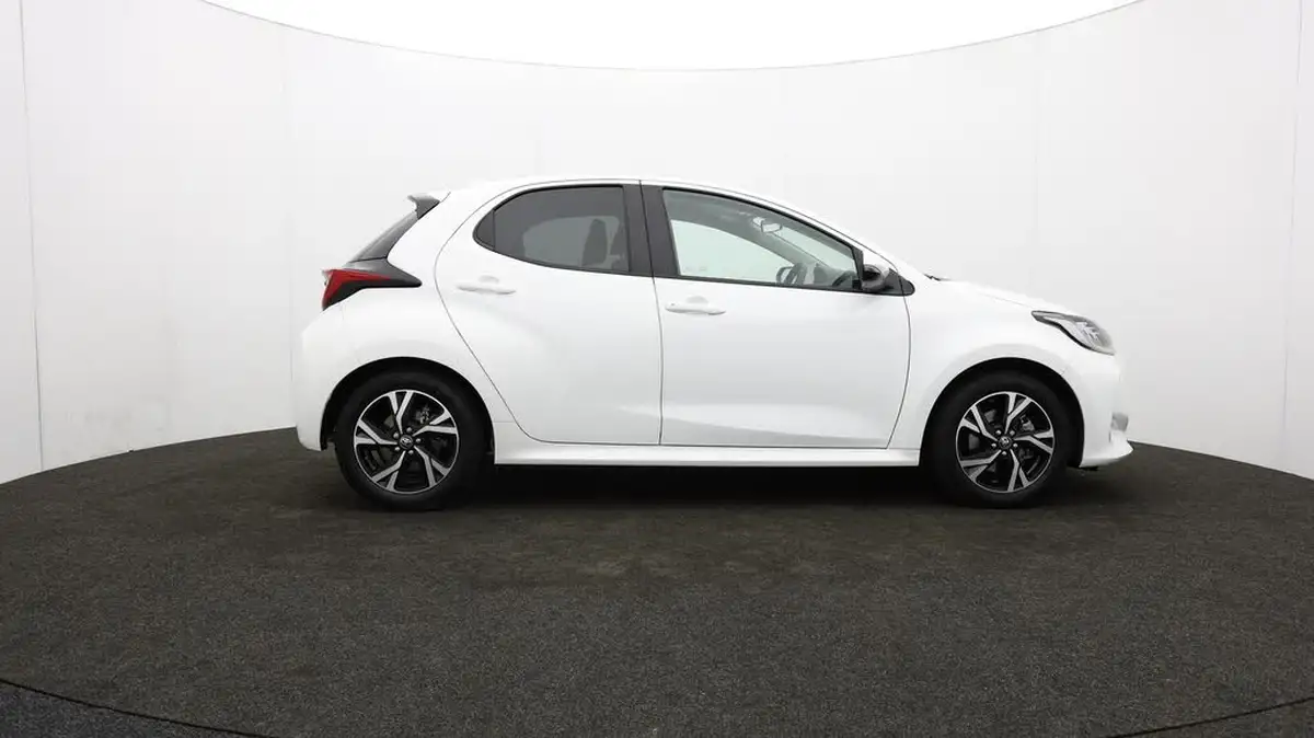 2024-toyota-yaris-15-vvt-i-design-big-41