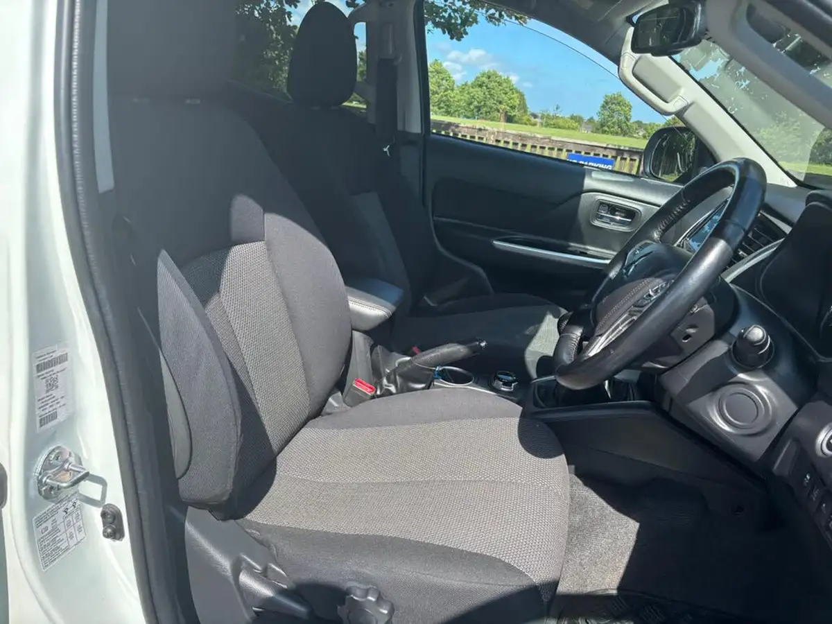 2021-mitsubishi-l200-22di-d-warrior-big-9