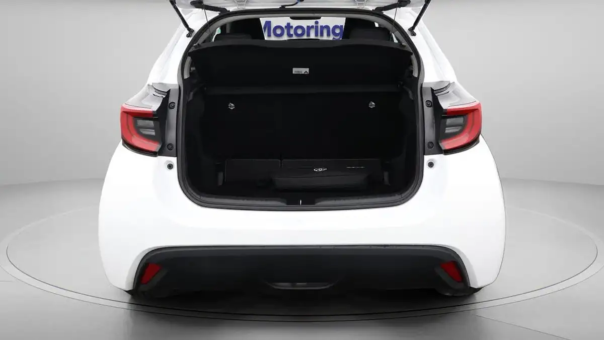 2024-toyota-yaris-15-vvt-i-design-big-17