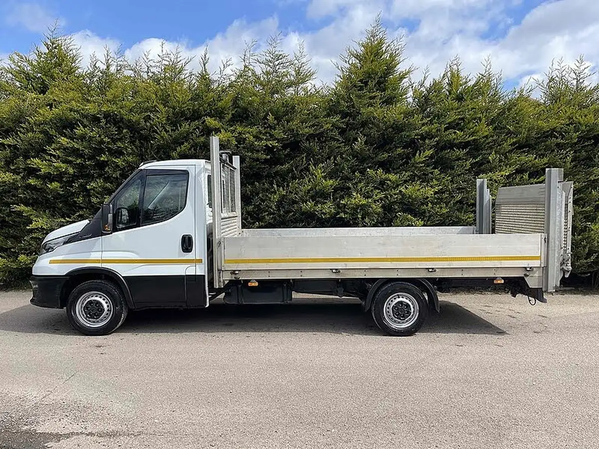 2021-iveco-daily-s-class-23td-35s14-3450-eu6-chassis-cab-hi-matic-big-5