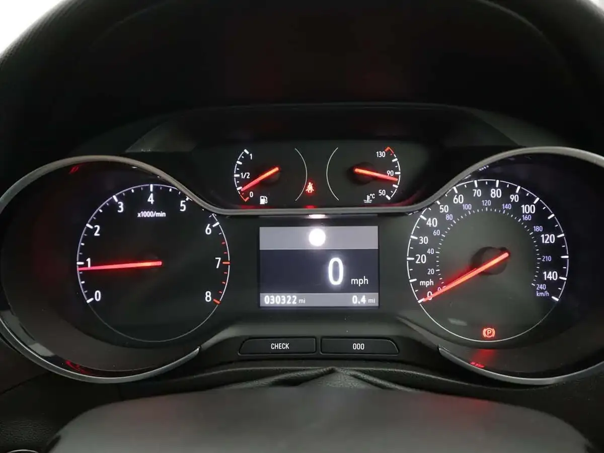 2021-vauxhall-crossland-12-ultimate-nav-big-16
