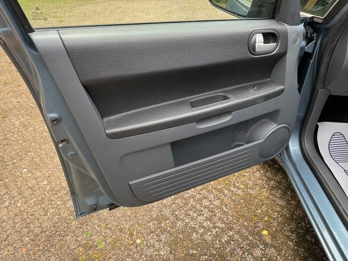 2011-mitsubishi-colt-13-cz2-5d-amt-big-41
