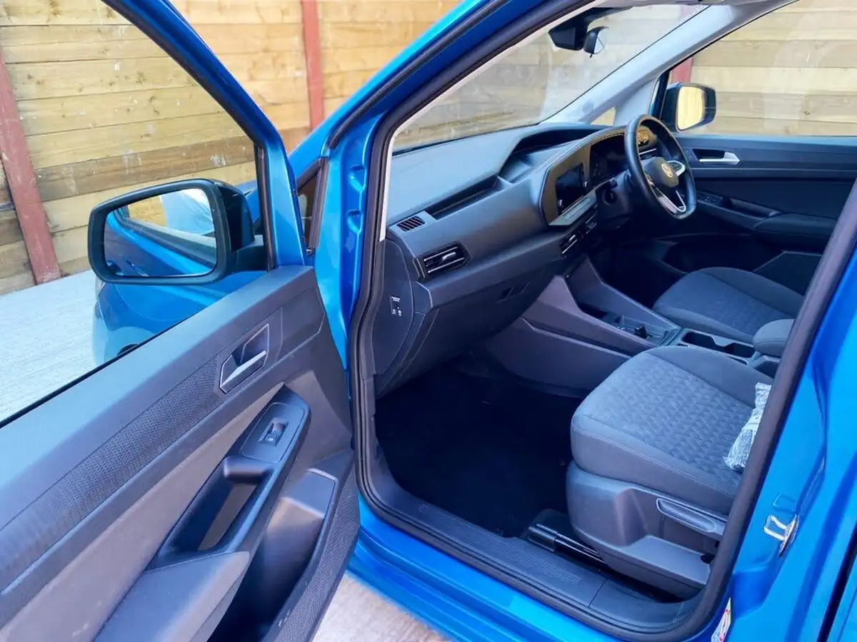 2023-volkswagen-caddy-15-tsi-maxi-life-big-12