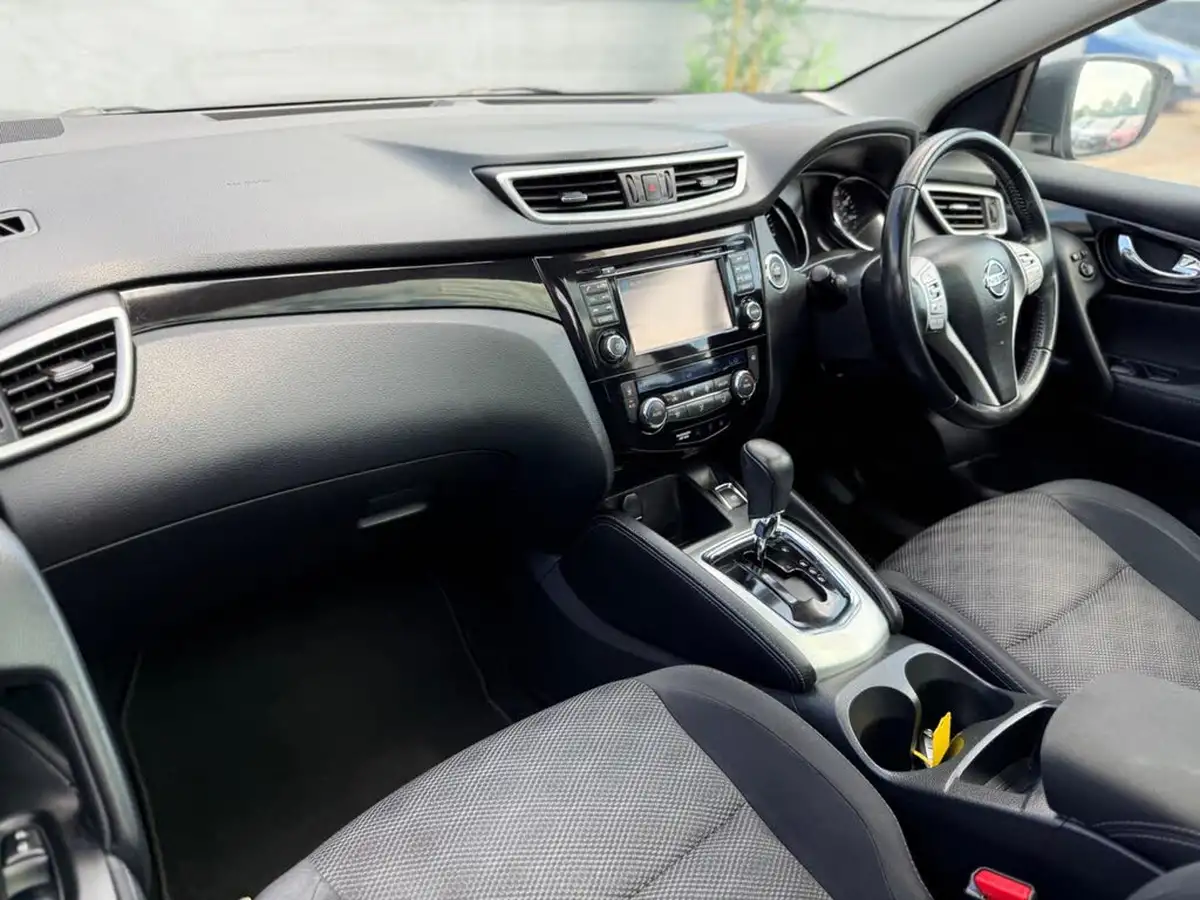 2016-nissan-qashqai-12-n-tec-xtronic-cvt-big-23