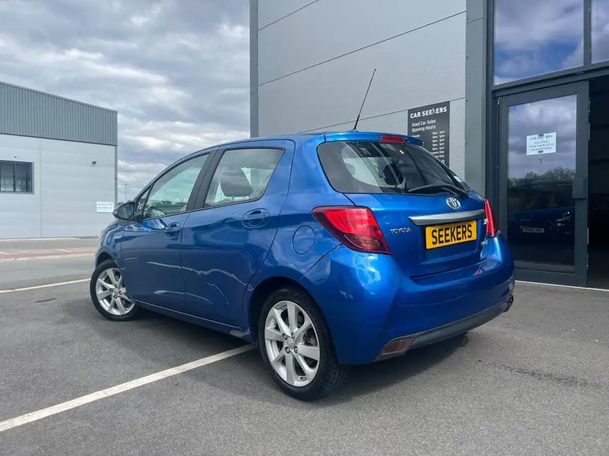 2015-toyota-yaris-15-vvt-i-excel-hybrid-15in-big-3