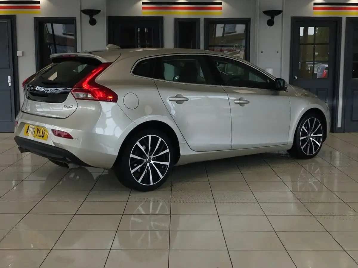 2016-volvo-v40-20td-d3-inscription-geartronic-big-6