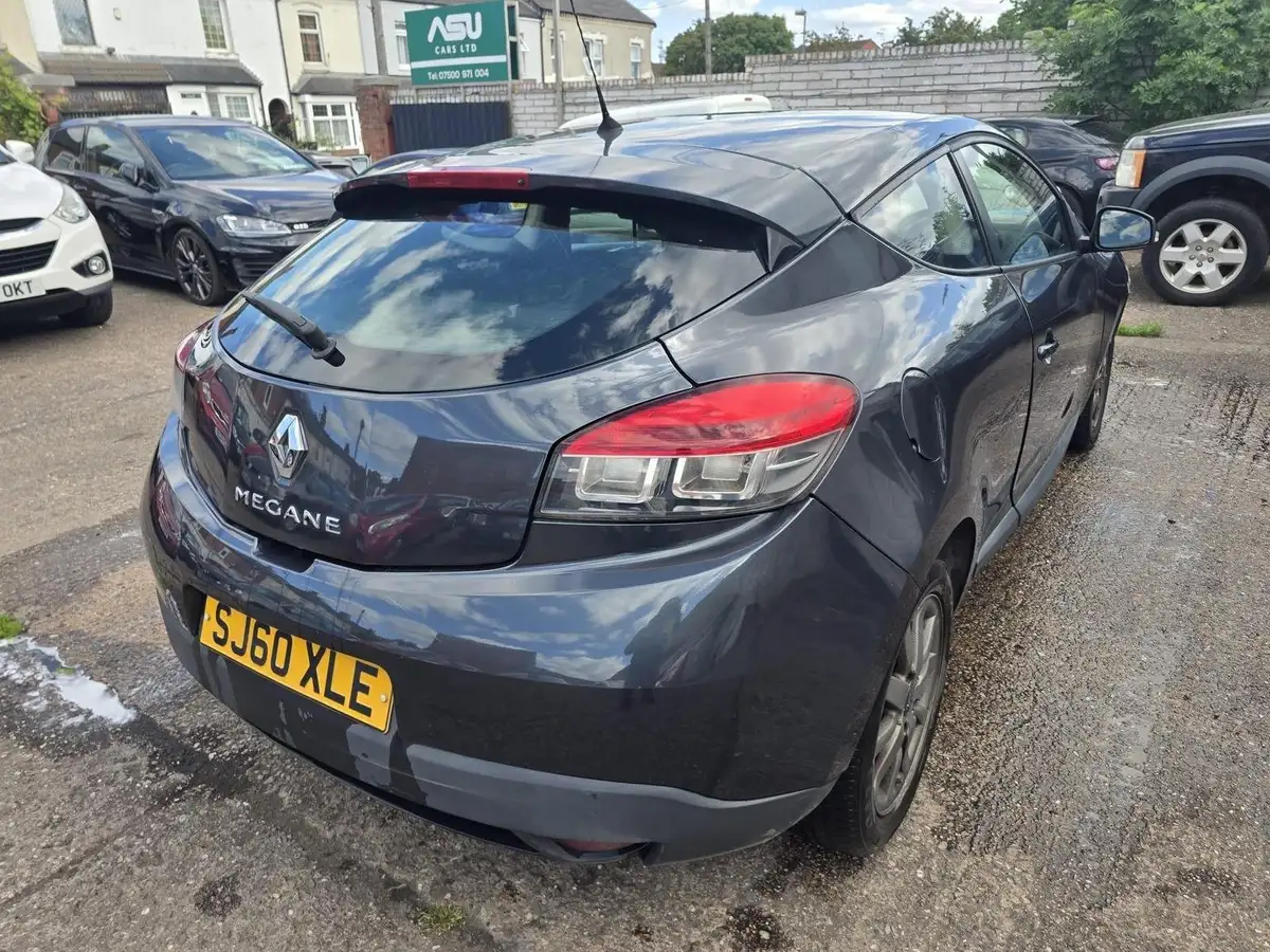 2010-renault-megane-15td-expression-15dci-86bhp-coupe-2d-big-2