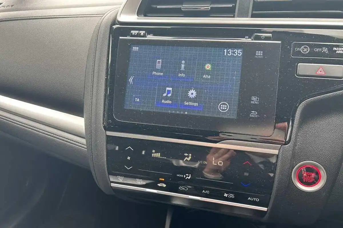 2019-honda-jazz-13-i-vtec-ex-cvt-big-15