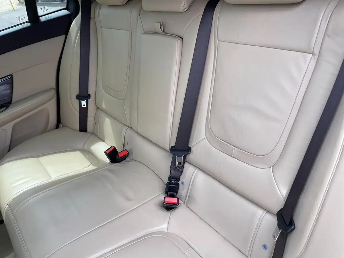2014-jaguar-xf-30td-premium-luxury-sportbrake-5d-big-21