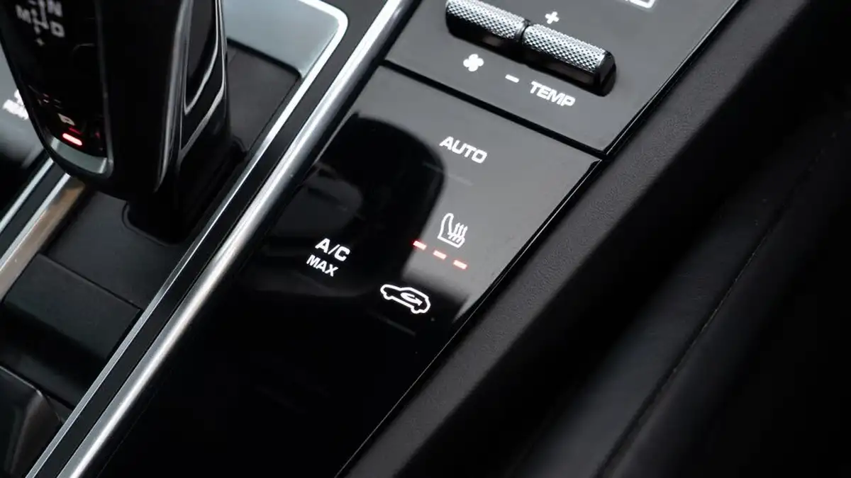 2020-porsche-cayenne-40-v8-gts-coupe-big-28