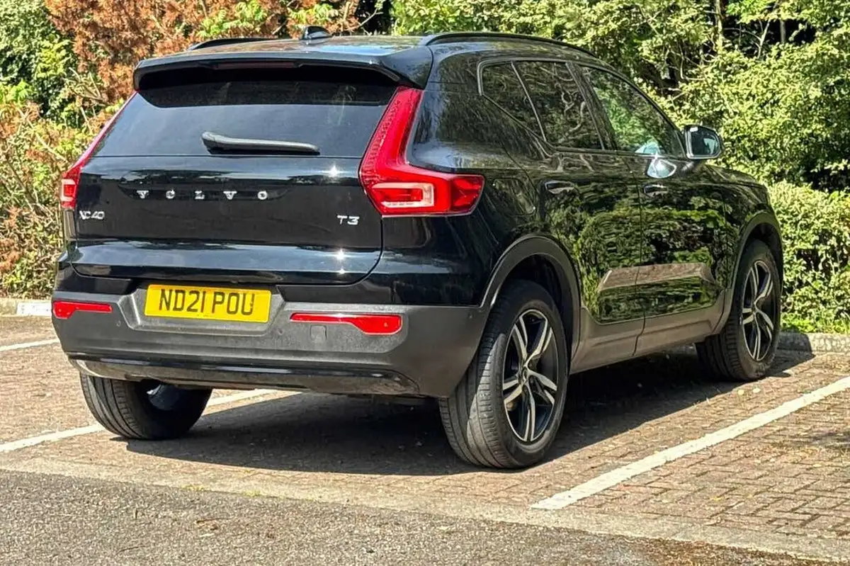 2021-volvo-xc40-15-t3-r-design-161bhp-big-39