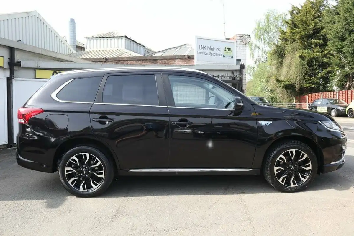 2018-mitsubishi-outlander-20-4hs-phev-5st-big-2