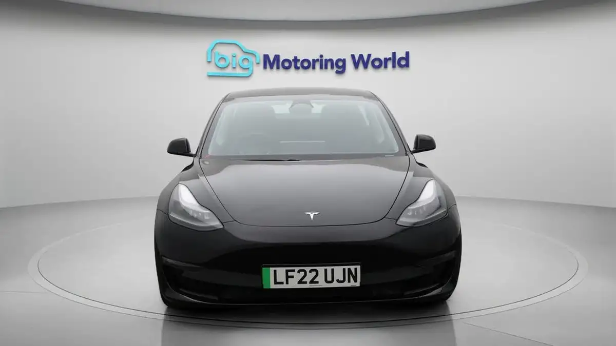 2022-tesla-model-3-e-long-range-big-2