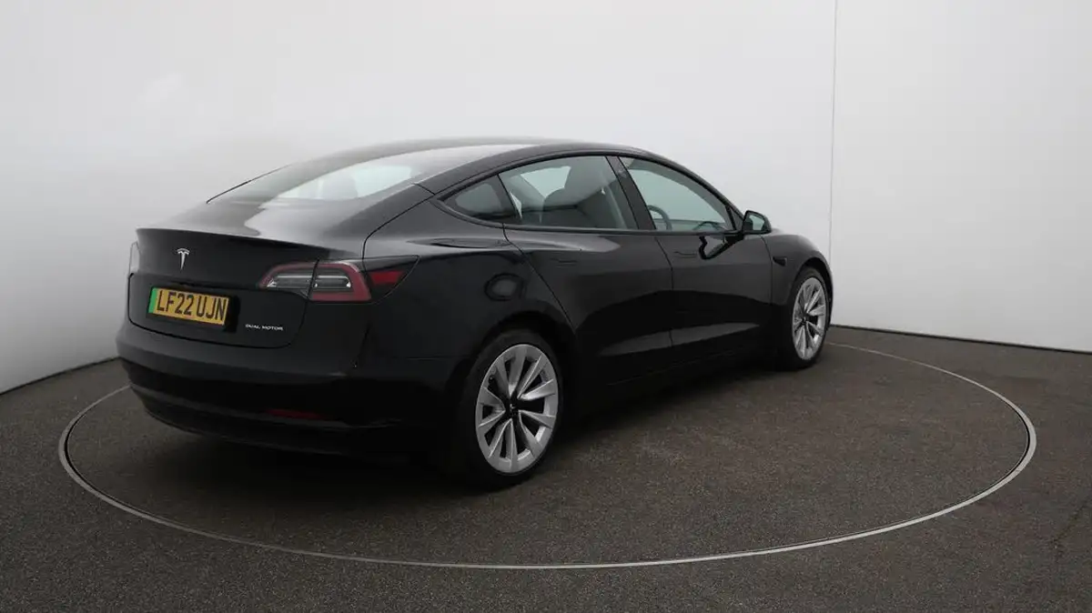 2022-tesla-model-3-e-long-range-big-54
