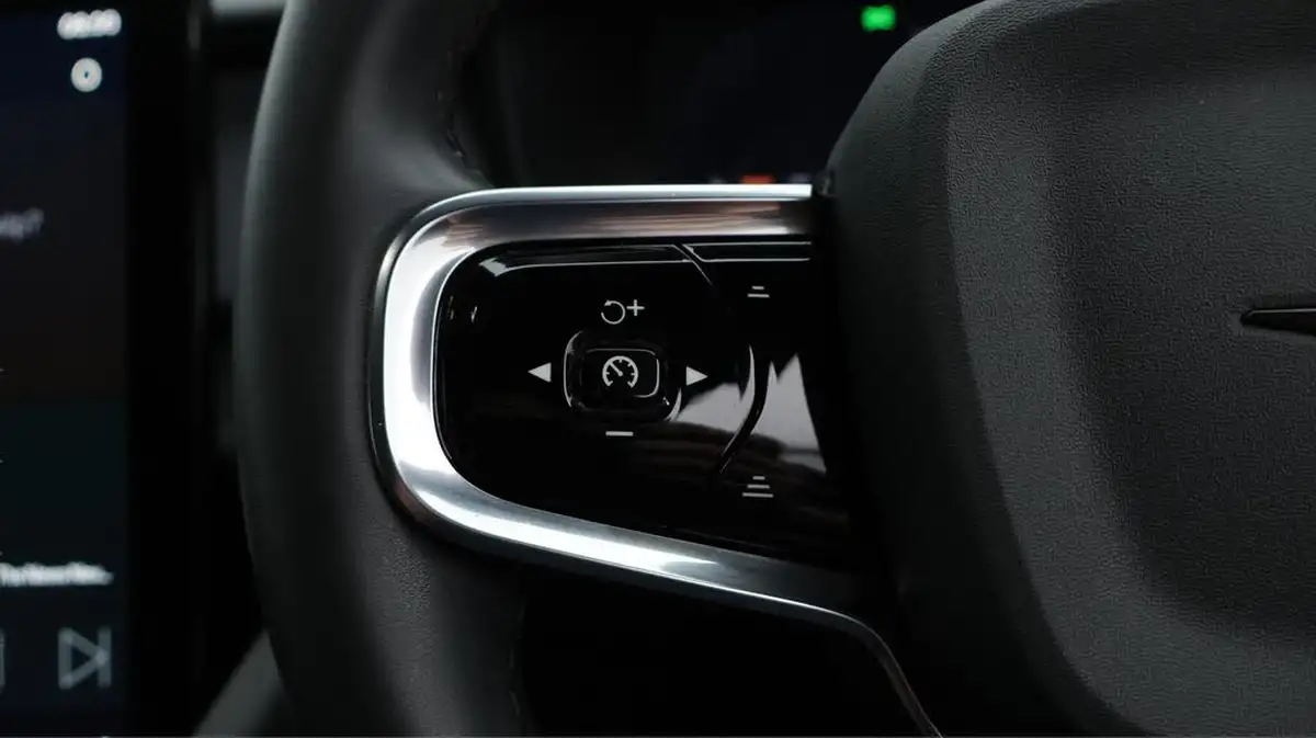 2022-polestar-polestar-2-e-ps2-300kw-long-dual-big-24
