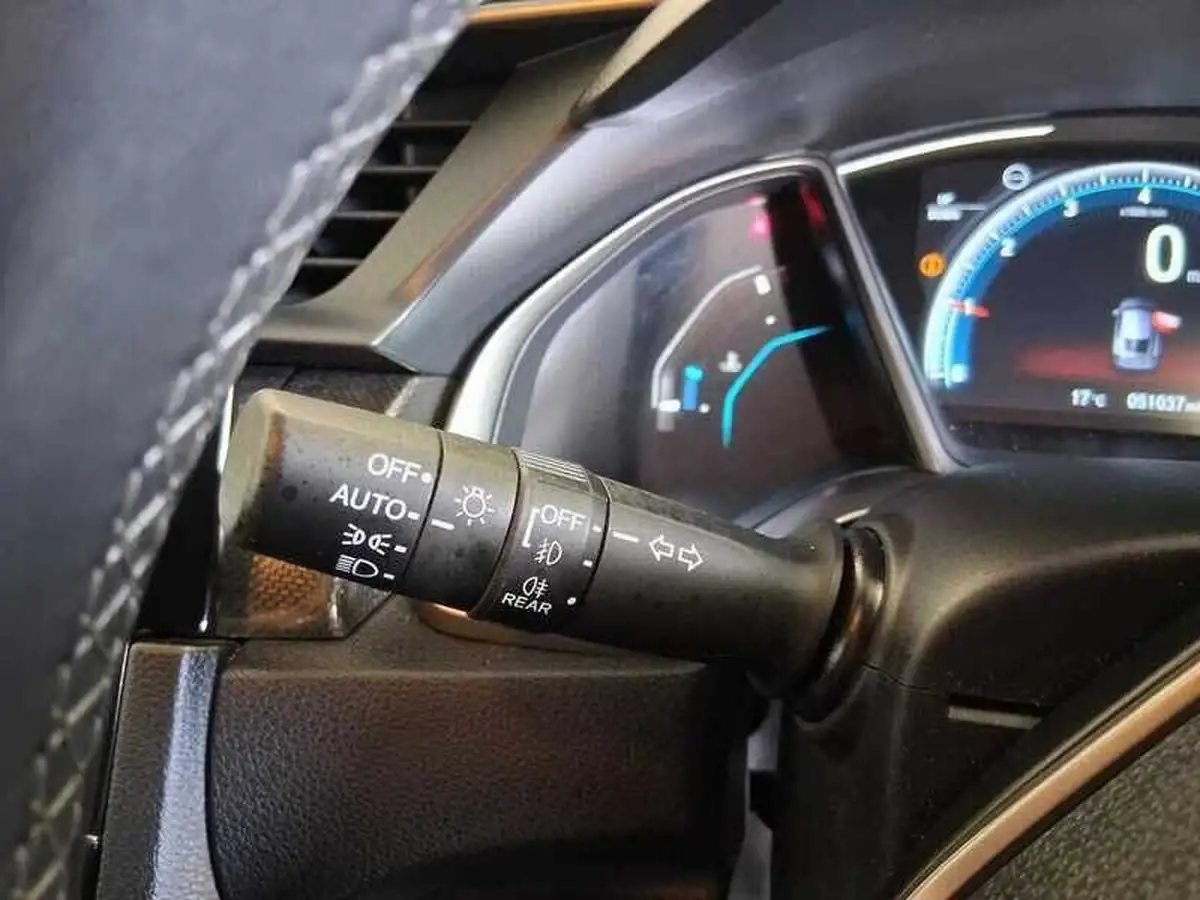 2019-honda-civic-10-vtec-turbo-sr-hatchback-5d-big-21