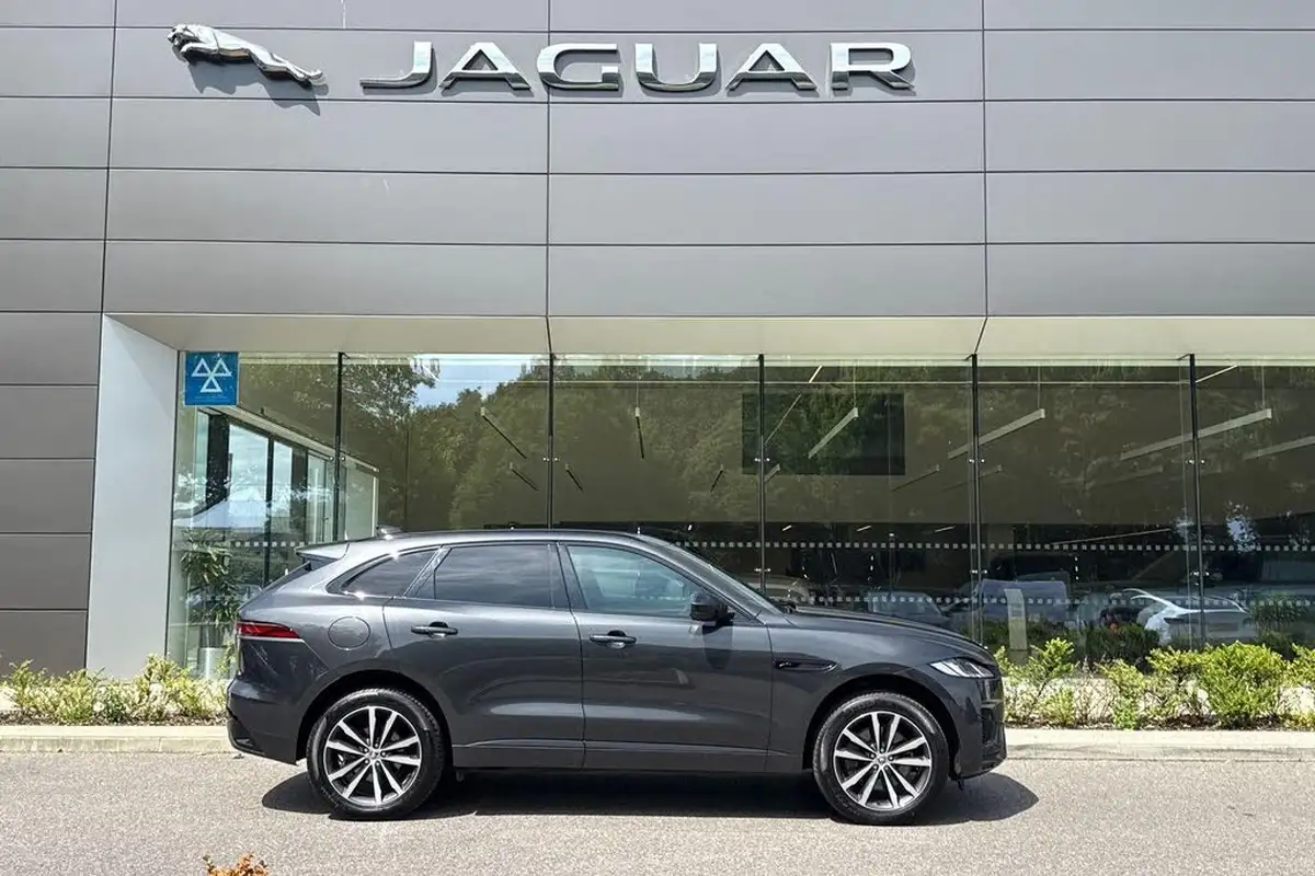 2023-jaguar-f-pace-20-p250-r-dynamic-se-black-big-1