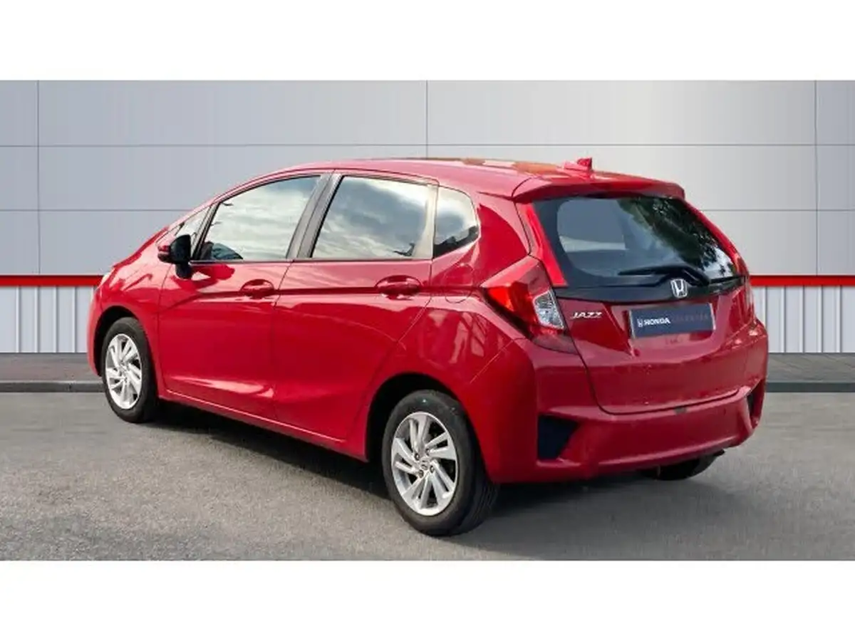 2016-honda-jazz-13-i-vtec-se-big-1