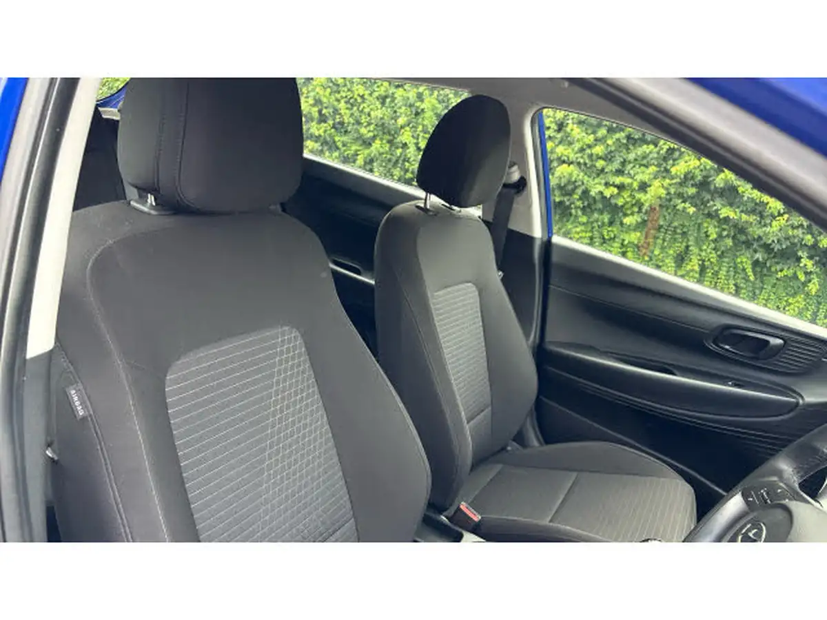 2022-hyundai-i20-10-t-gdi-se-connect-eclutch-imt-big-46