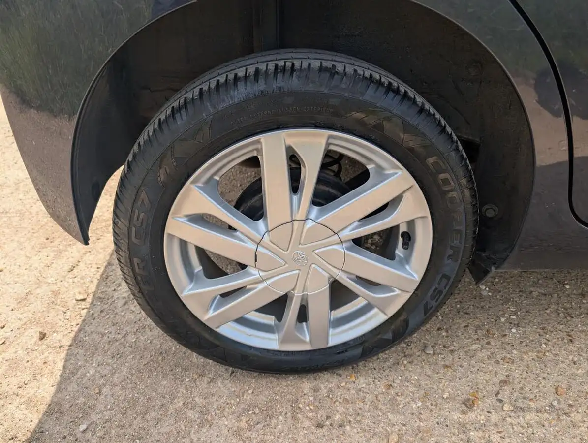 2017-toyota-aygo-10-vvt-i-x-pression-tss-5d-x-shift-big-37