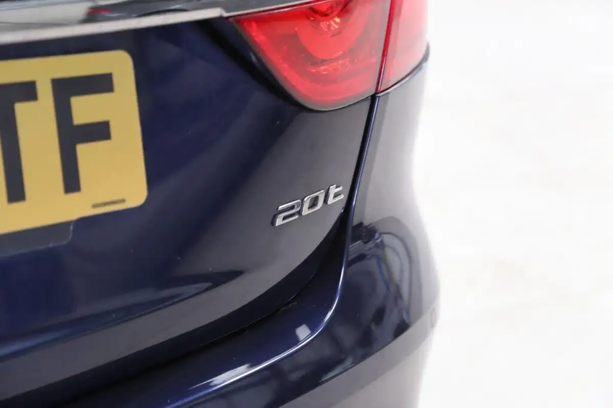 2017-jaguar-xf-20i-portfolio-200ps-saloon-4d-1999cc-big-36