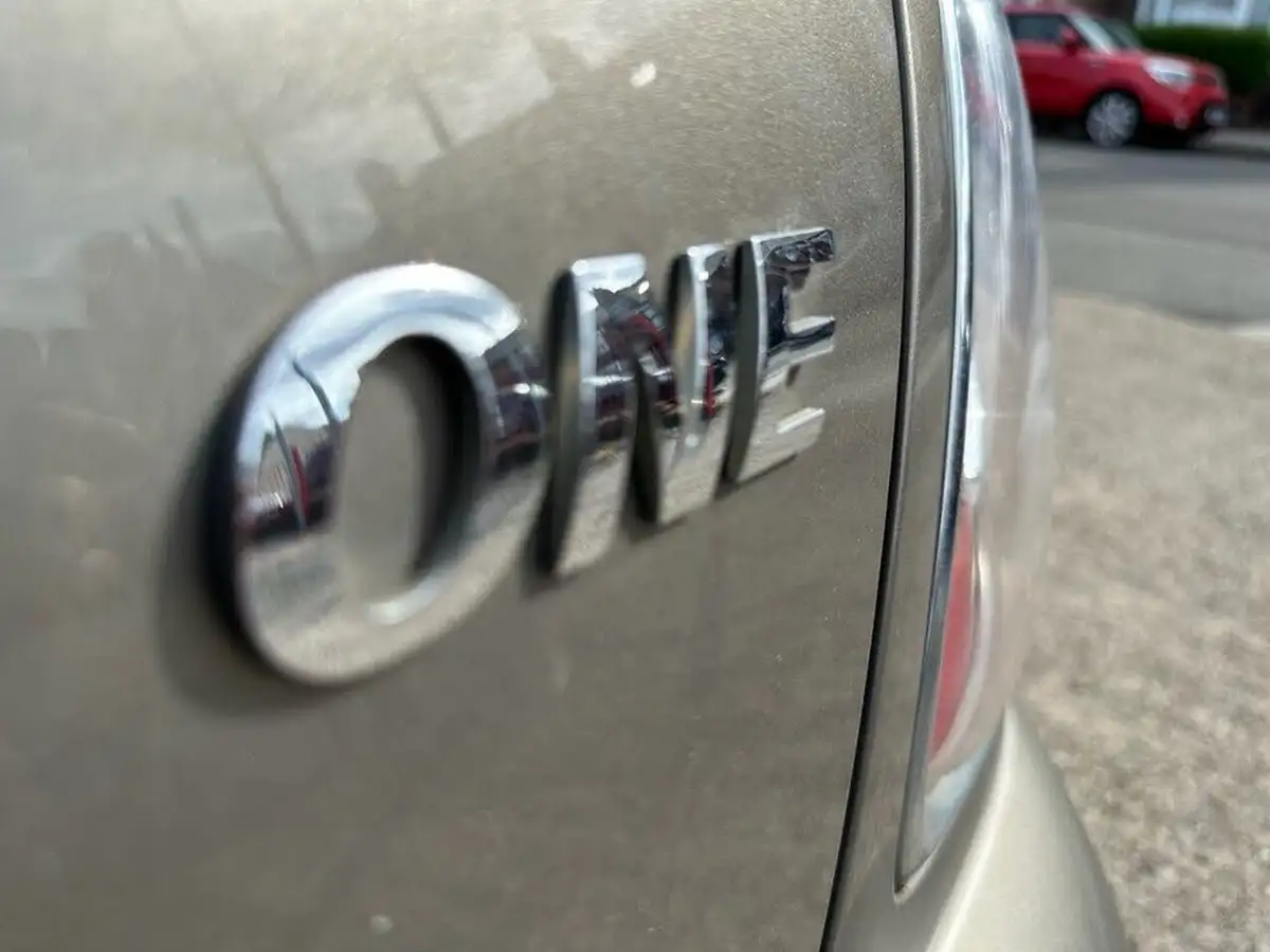 2012-mini-cooper-16-one-98bhp-hatchback-3d-auto-big-49