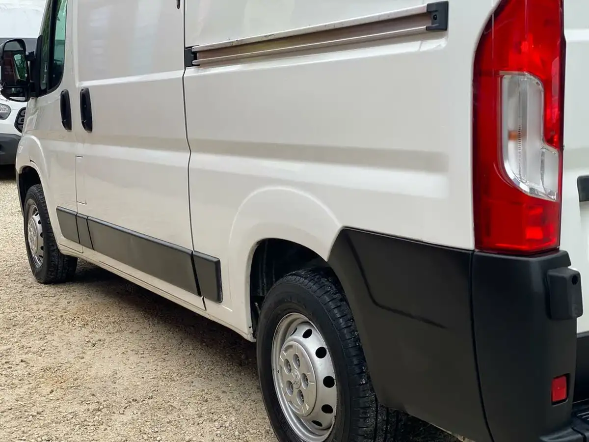 2020-peugeot-boxer-20-bluehdi-professional-335-l2h2-big-19