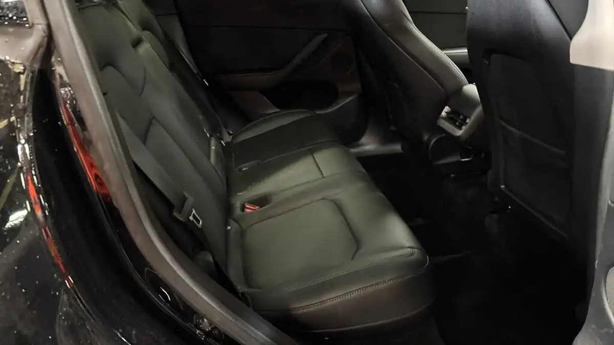 2022-tesla-model-y-e-rwd-big-3