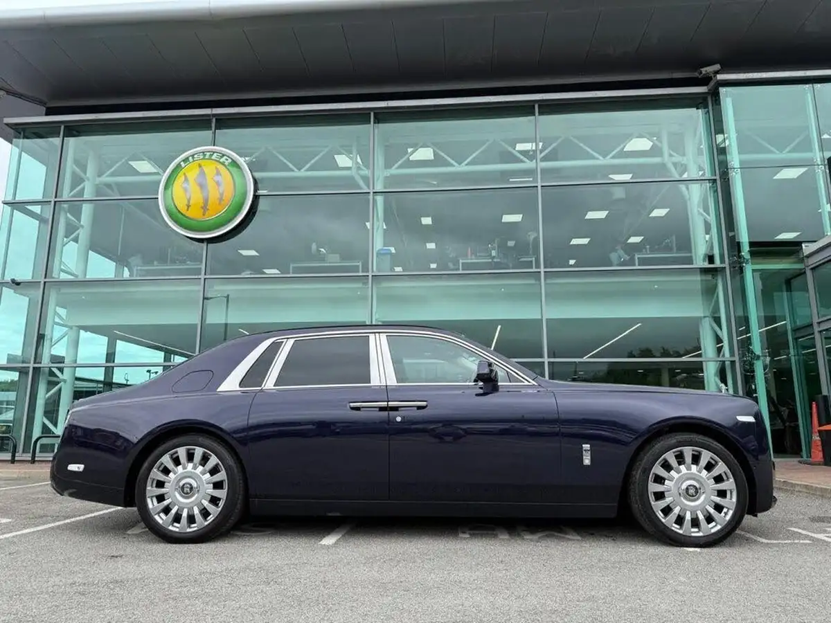 2018-rolls-royce-phantom-67-big-9
