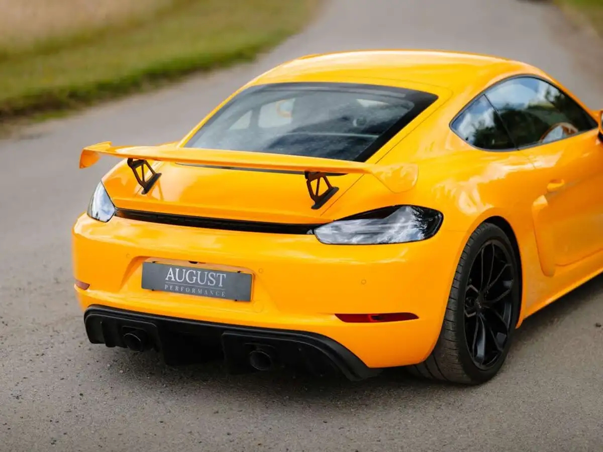 2023-porsche-cayman-718-40-cayman-gt4-big-30