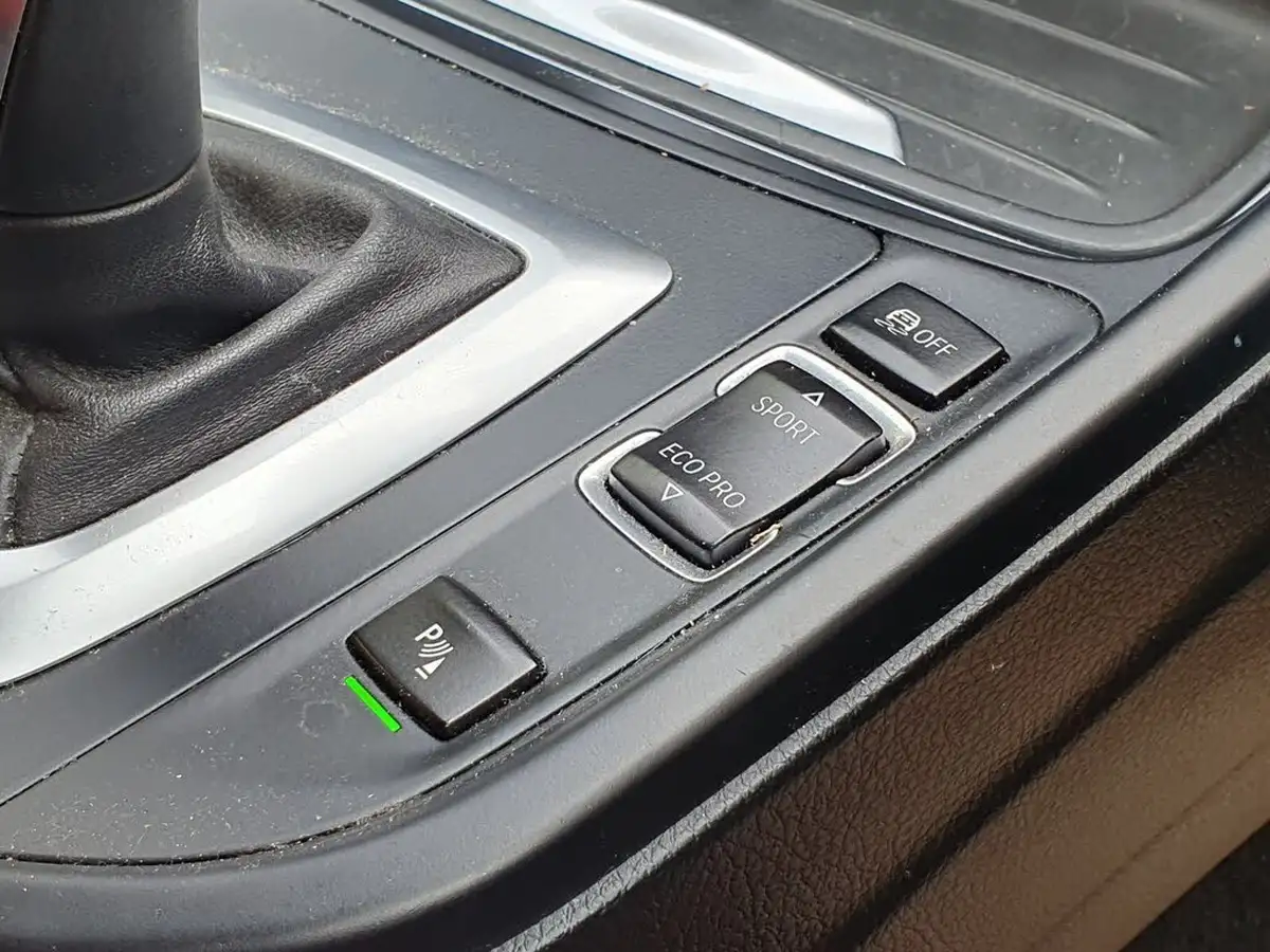 2015-bmw-3-series-20td-320d-xdrive-m-sport-184bhp-saloon-4d-auto-big-7