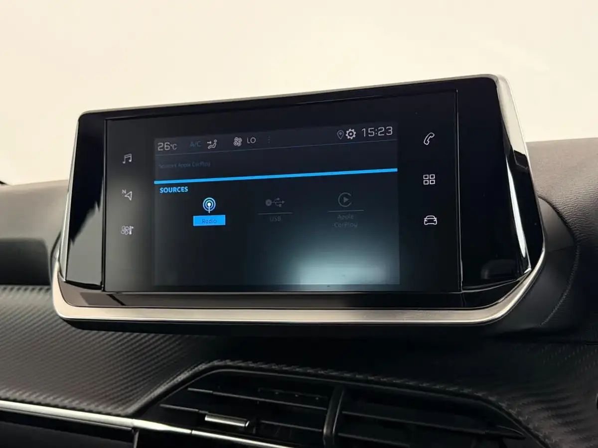 2022-peugeot-208-12-puretech-allure-premium-100bhp-eat8-big-30