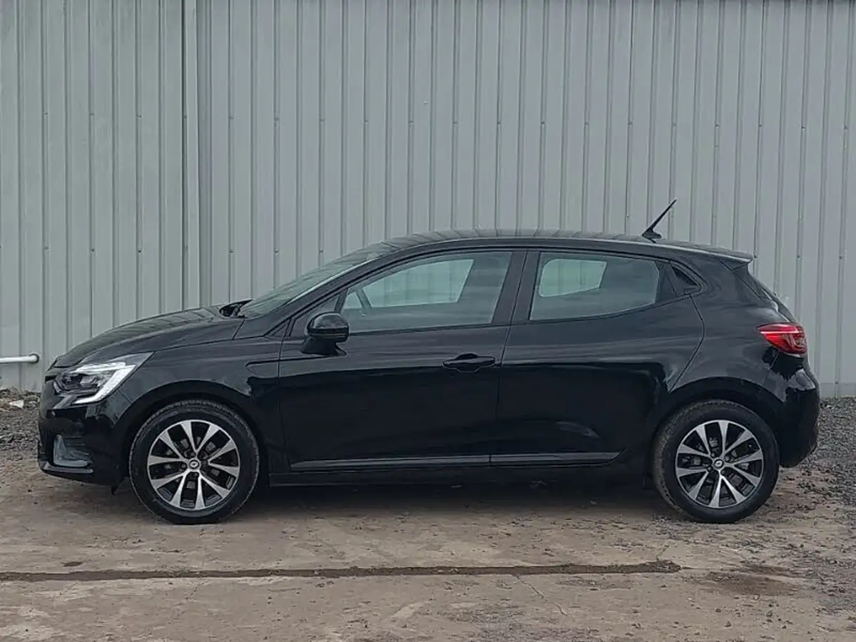2022-renault-clio-10-tce-iconic-edition-big-3