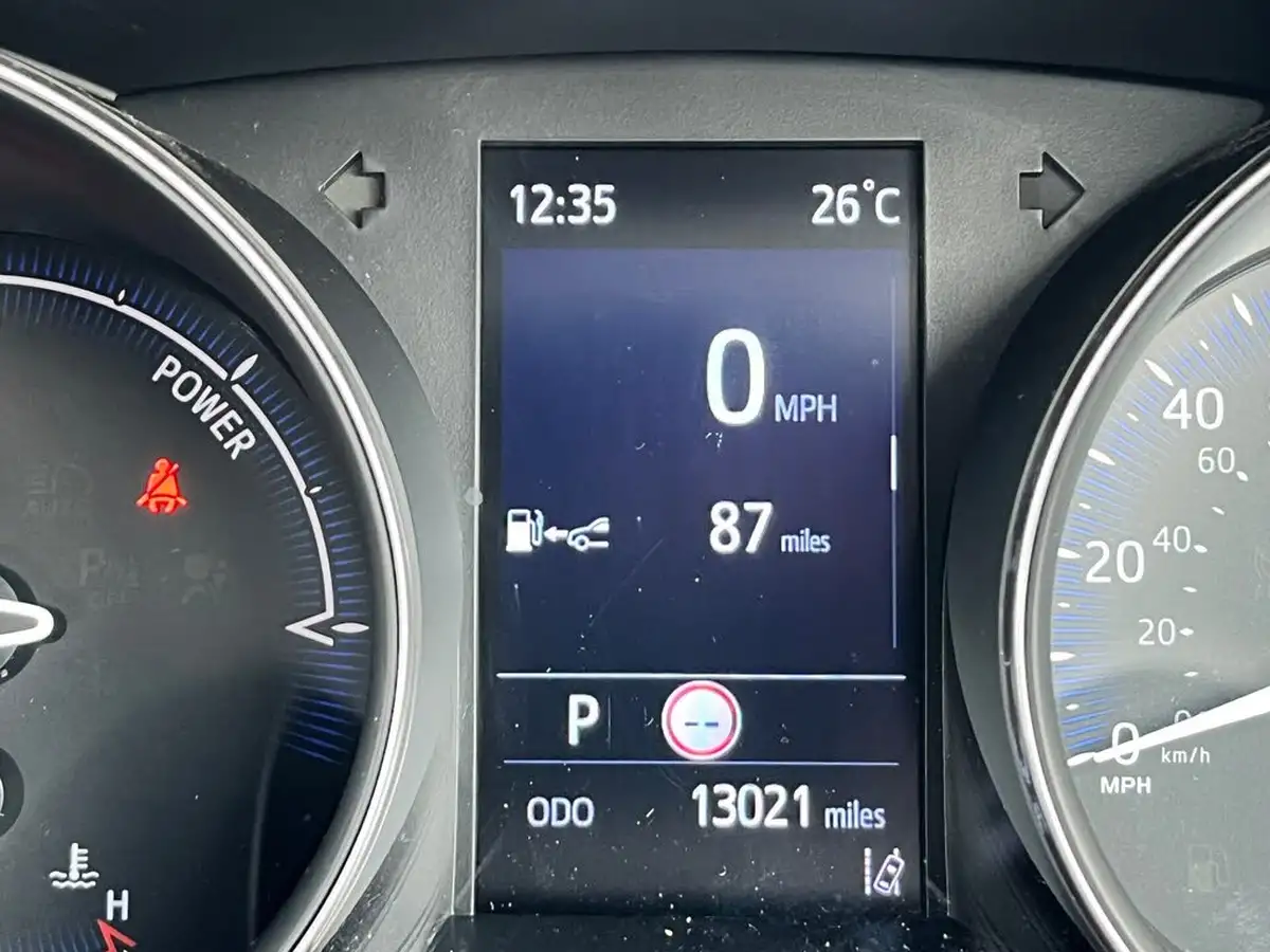 2021-toyota-c-hr-18-vvt-i-icon-big-21