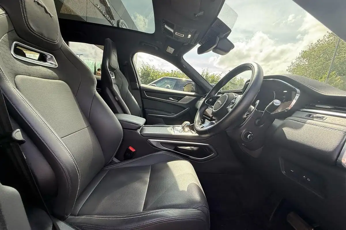 2023-jaguar-f-pace-30-d300-r-dynamic-hse-black-big-8