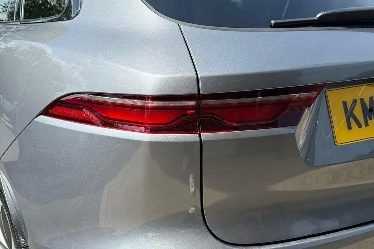 2023-jaguar-f-pace-30-d300-r-dynamic-hse-black-big-60