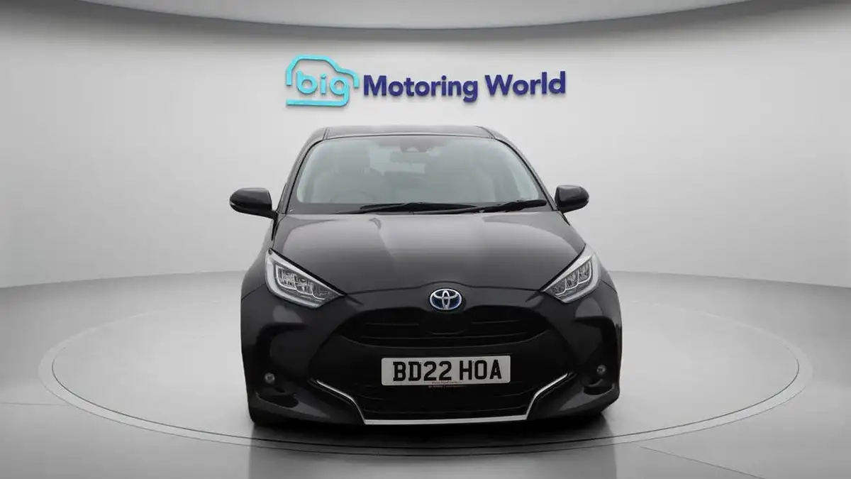 2022-toyota-yaris-15-vvt-i-excel-big-2
