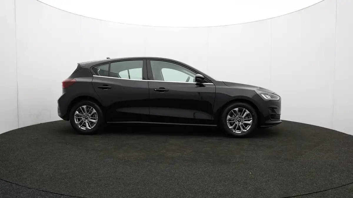 2023-ford-focus-10t-titanium-125ps-hatchback-big-40