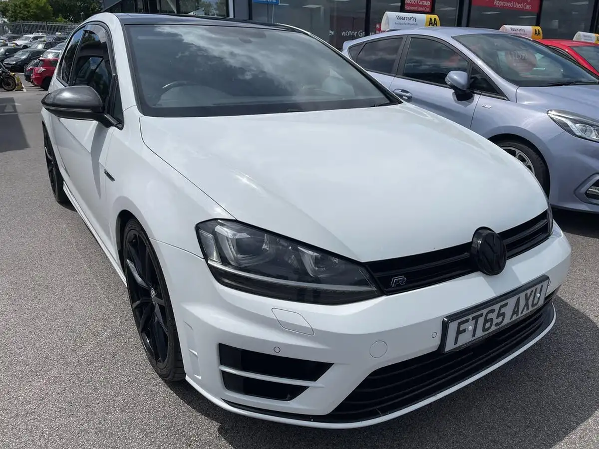 2016-volkswagen-golf-20-tsi-r-4x4-bmtss-hatchback-3d-dsg-big-8