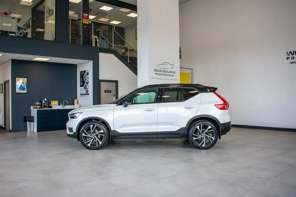 2018-volvo-xc40-20-t5-first-edition-big-9