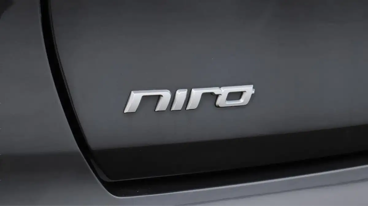 2020-kia-niro-16-gdi-phev-3-big-20