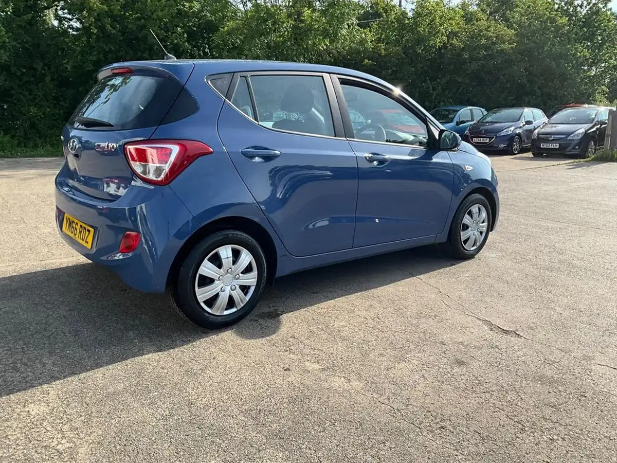2017-hyundai-i10-10-se-big-25