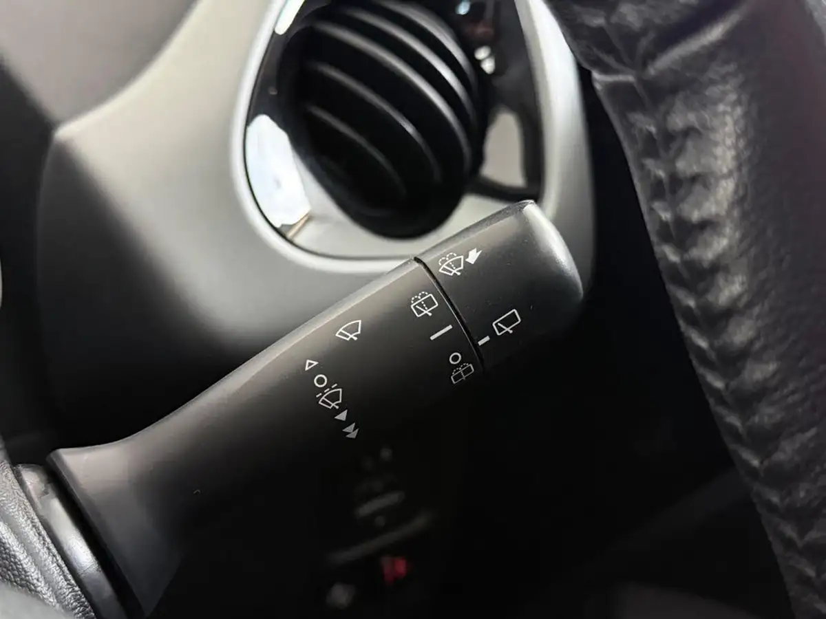 2018-toyota-aygo-10-vvt-i-x-play-68bhp-tss-5d-x-shift-big-26