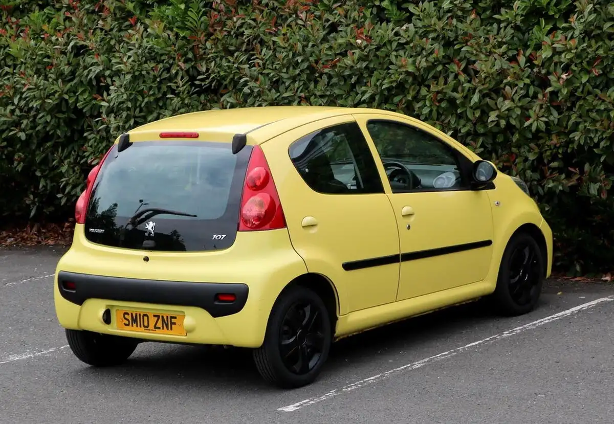 2010-peugeot-107-10-urban-5d-2-tronic-big-2
